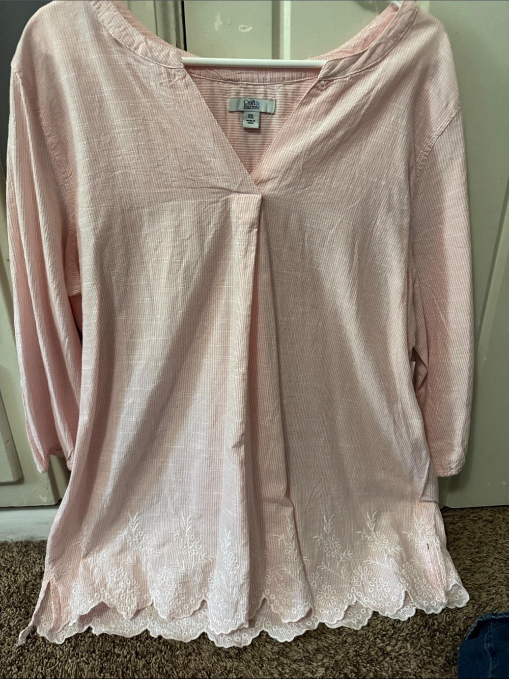 Croft & barrow Light Pink V‑Neck Tunic with Embroidered Scallop Hem